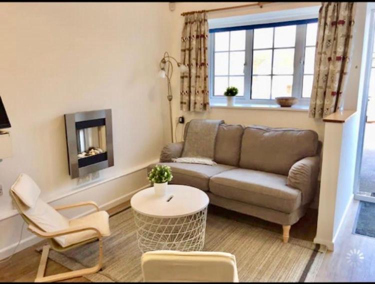 Great Price, Lovely Comfy Flat.2 Mins From The Sea ไลม์รีจิส ภายนอก รูปภาพ